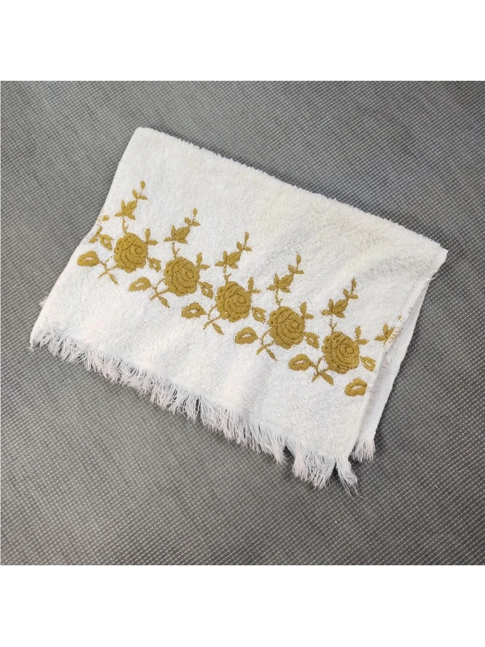 Vintage white Dundee hand towel with rose floral embroidery and fringe, 11x16